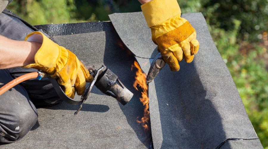 Professional gutter cleaning in Humphrey, AR